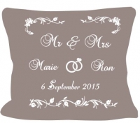 Kussen bruidspaar Mr en Mrs met trouwdatum
