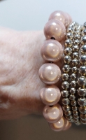 Magic pearl armband zalm
